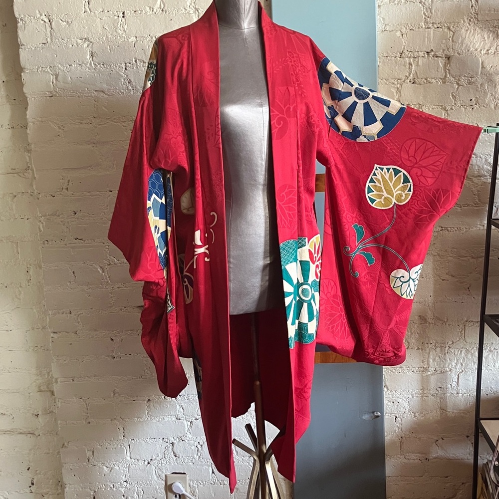 Antique Vintage Red Silk Kimono leaf circular pattern